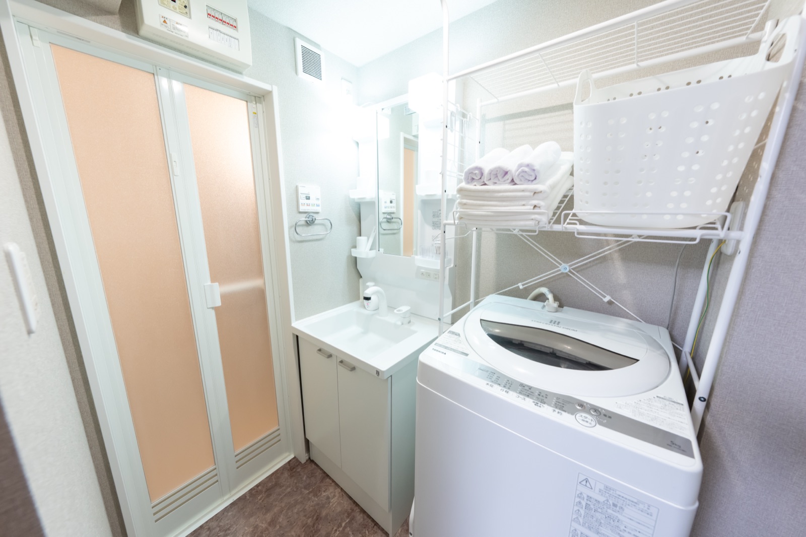 Washroom / laundry